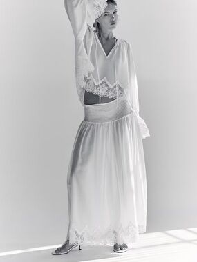 NWT H&M Lace Trim Smocked Skirt
